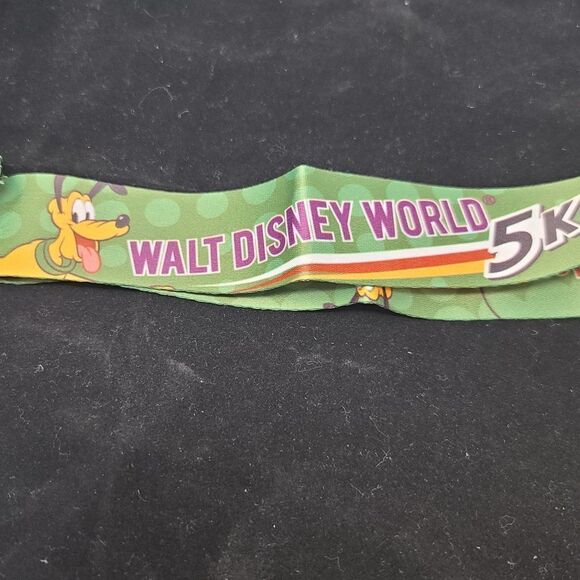 RunDisney 2015 Pluto 5k Medal - Picture 2 of 4